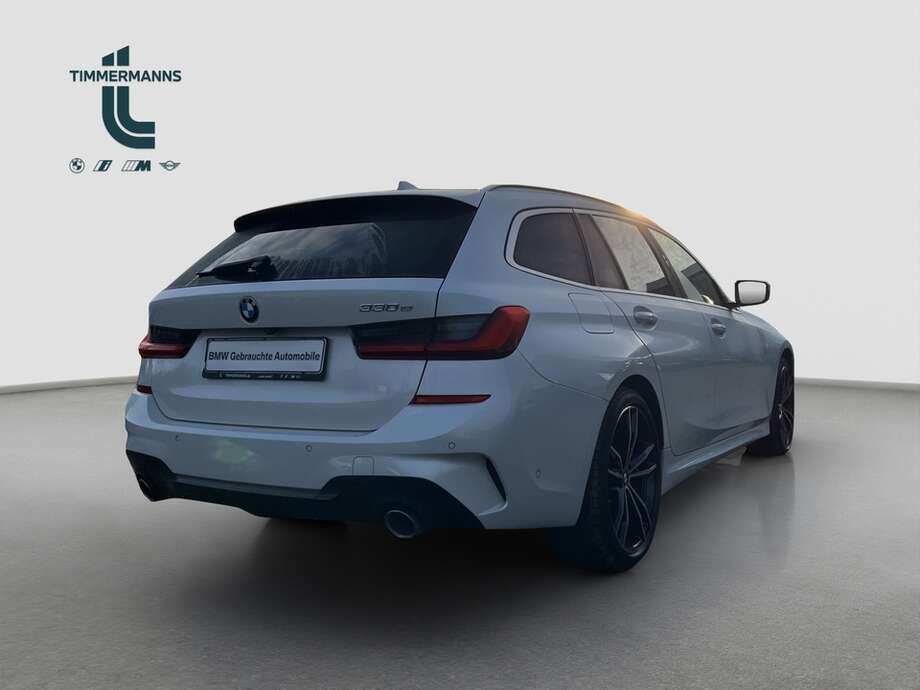 BMW 330e (Bild 5/24)