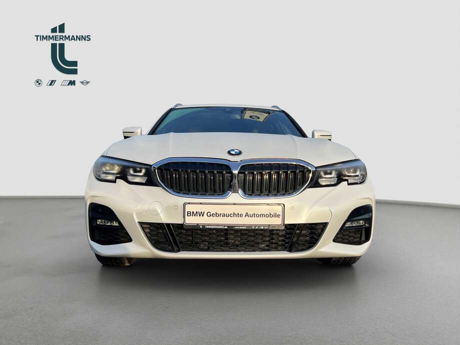 BMW 330e (Bild 8/24)