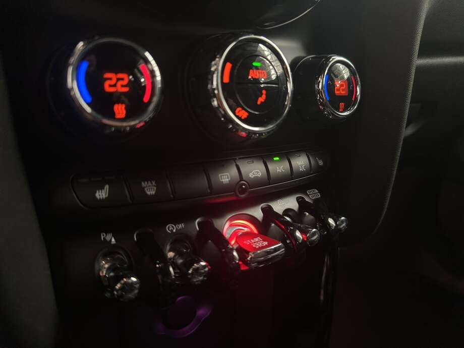 MINI Cooper (Bild 18/22)