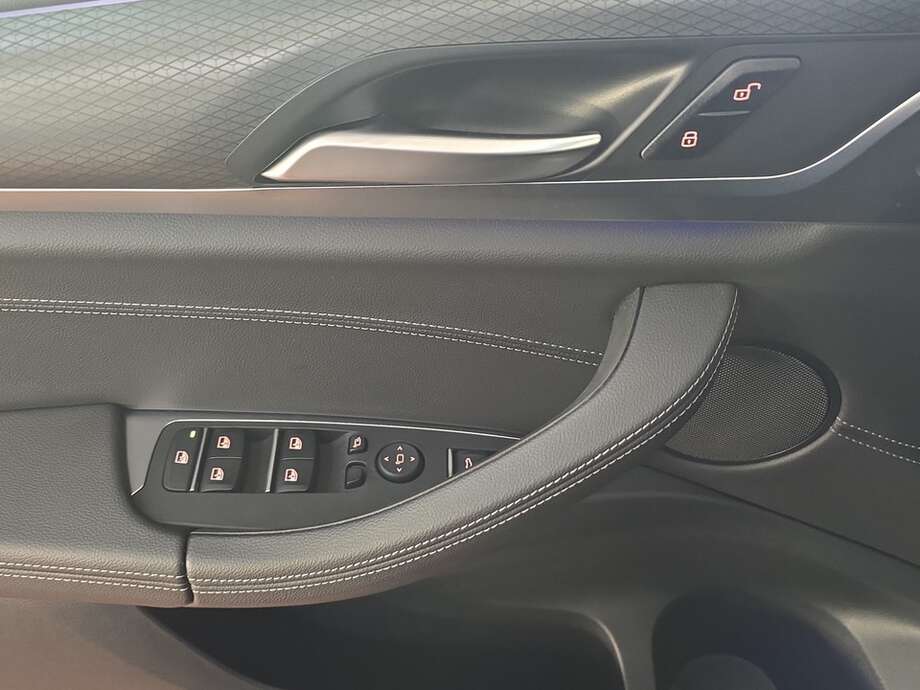 BMW X3 (Bild 16/18)