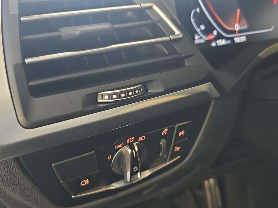 BMW X3 (Bild 17/18)