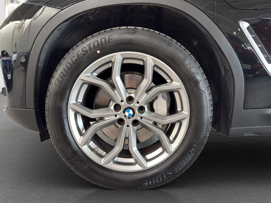 BMW X3 (Bild 9/26)