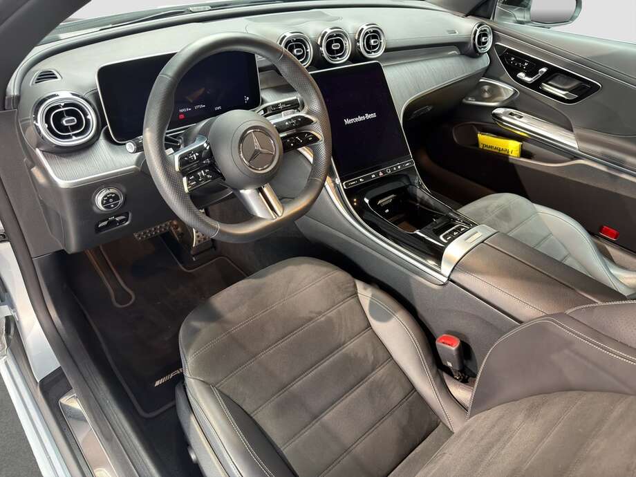 Mercedes-Benz 200 (Bild 11/17)