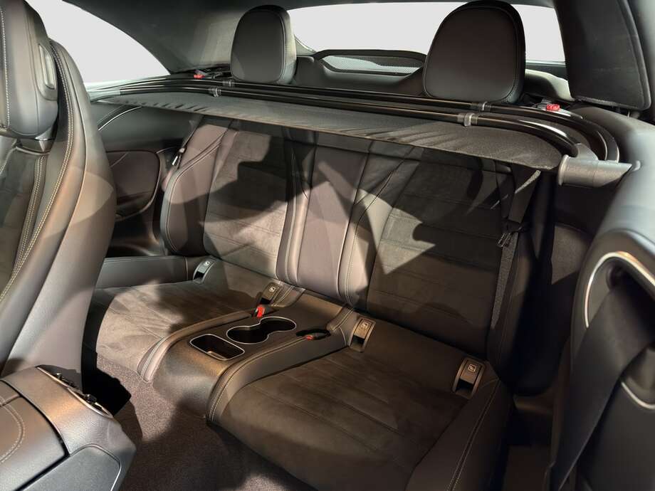 Mercedes-Benz 200 (Bild 14/17)