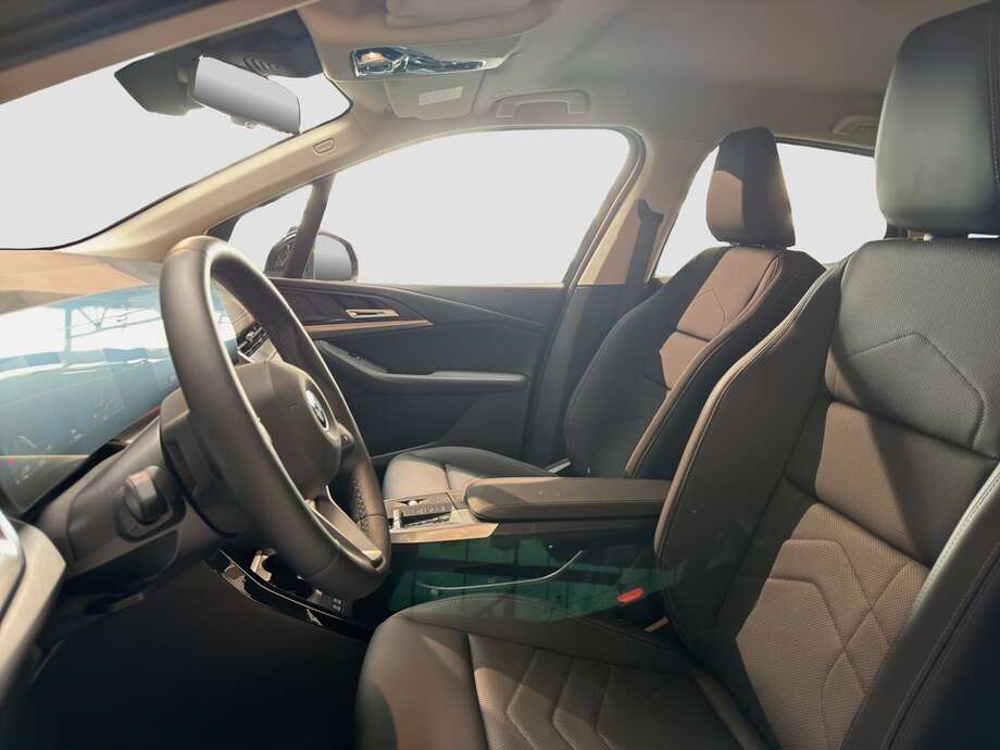 BMW 225e xDrive Active Tourer (Bild 10/17)