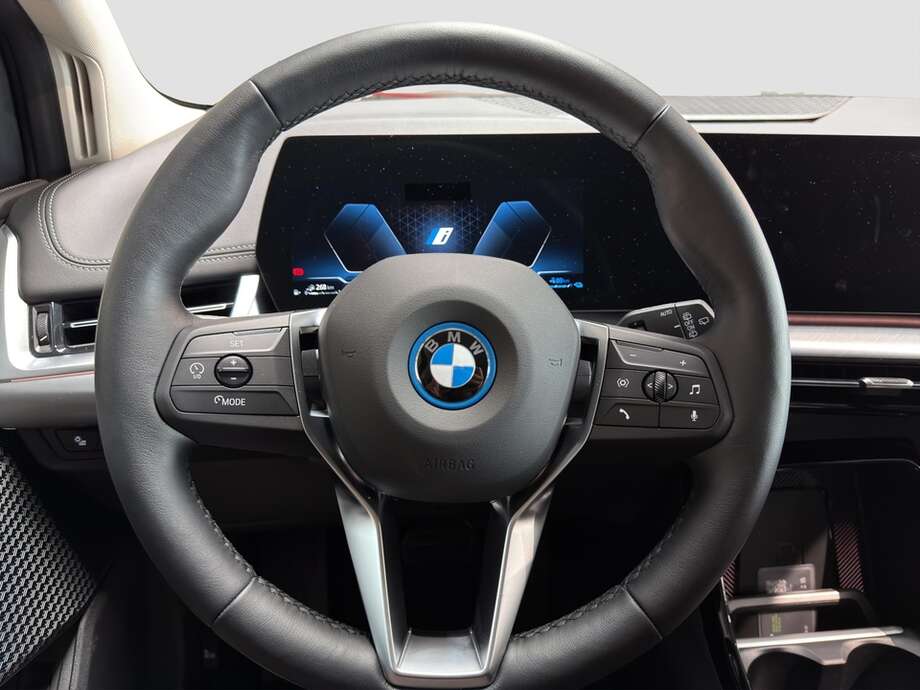 BMW 225e xDrive Active Tourer (Bild 12/17)