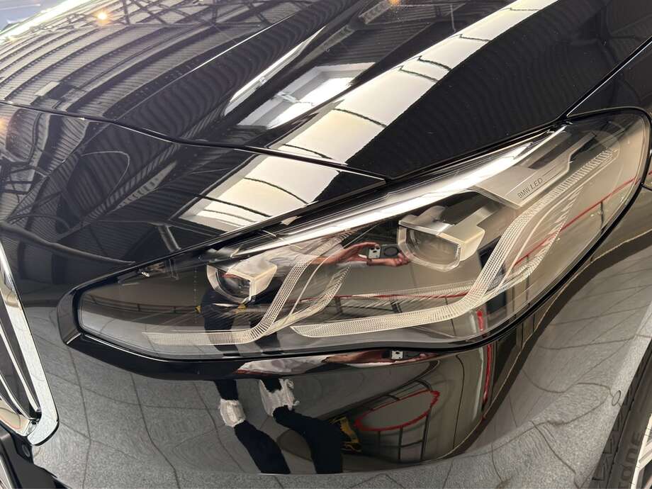 BMW 225e xDrive Active Tourer (Bild 16/17)