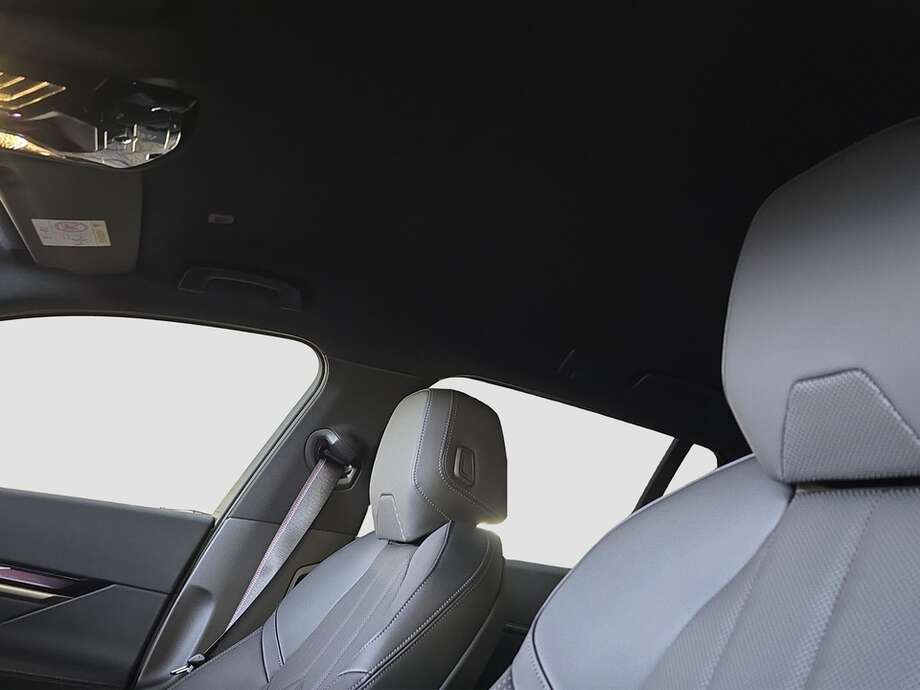 BMW 520d xDrive (Bild 11/18)