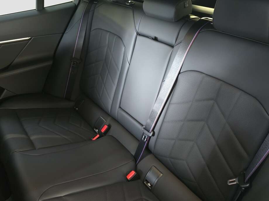 BMW 520d xDrive (Bild 14/18)