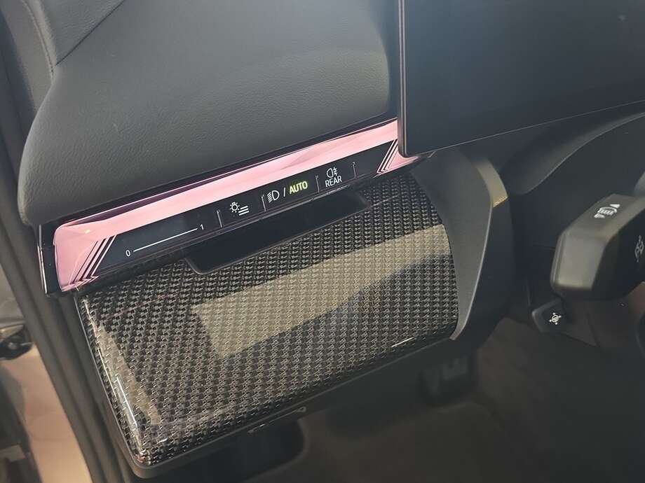 BMW 520d xDrive (Bild 17/18)