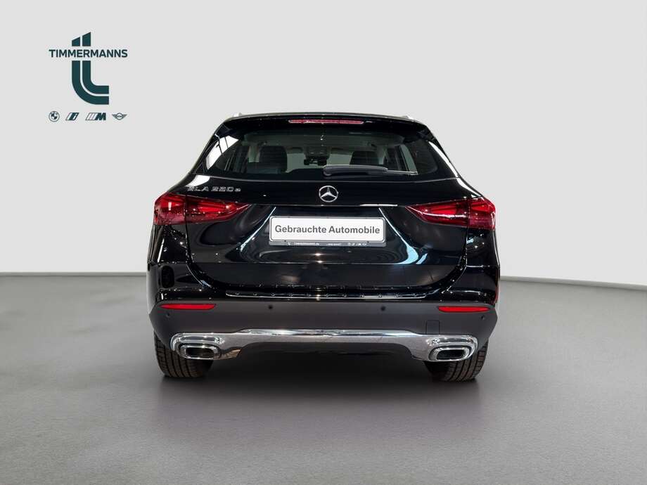 Mercedes-Benz GLA 250 (Bild 4/14)