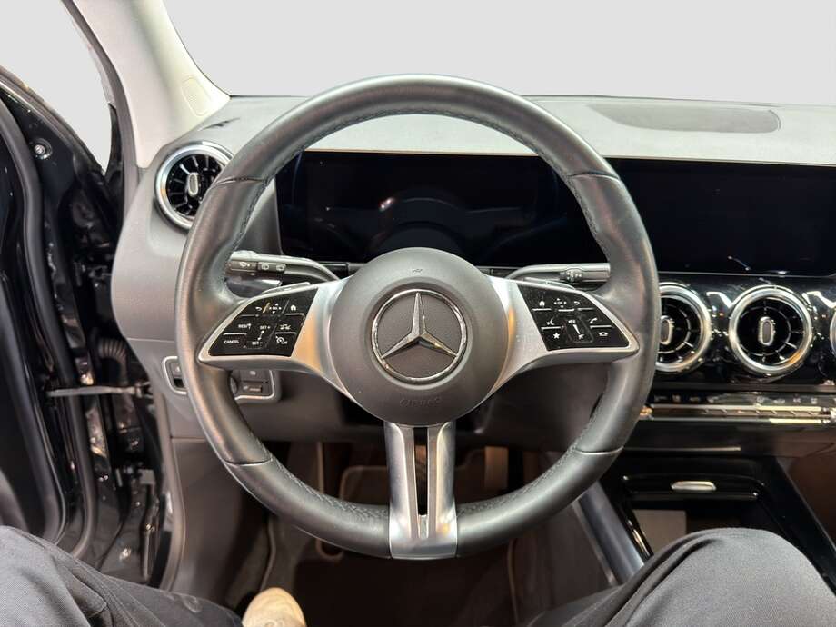 Mercedes-Benz GLA 250 (Bild 12/14)