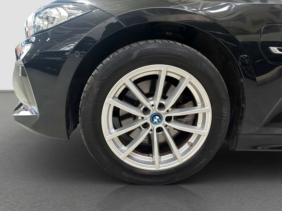 BMW 320e Touring Auto (Bild 9/21)