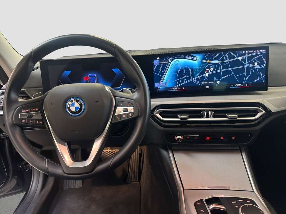 BMW 320e Touring Auto (Bild 12/21)