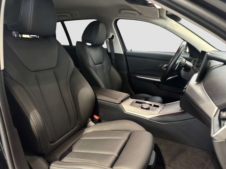 BMW 320e Touring Auto (Bild 14/21)