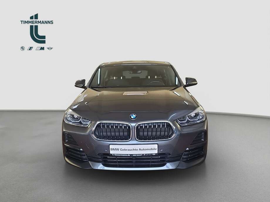 BMW X2 (Bild 9/18)