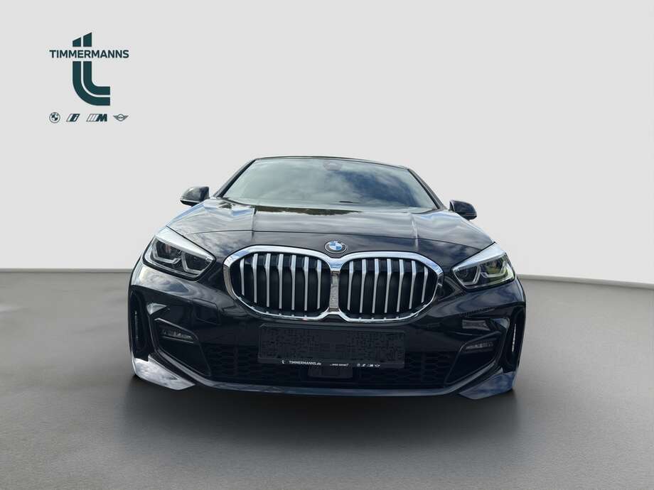 BMW 118d (Bild 6/21)