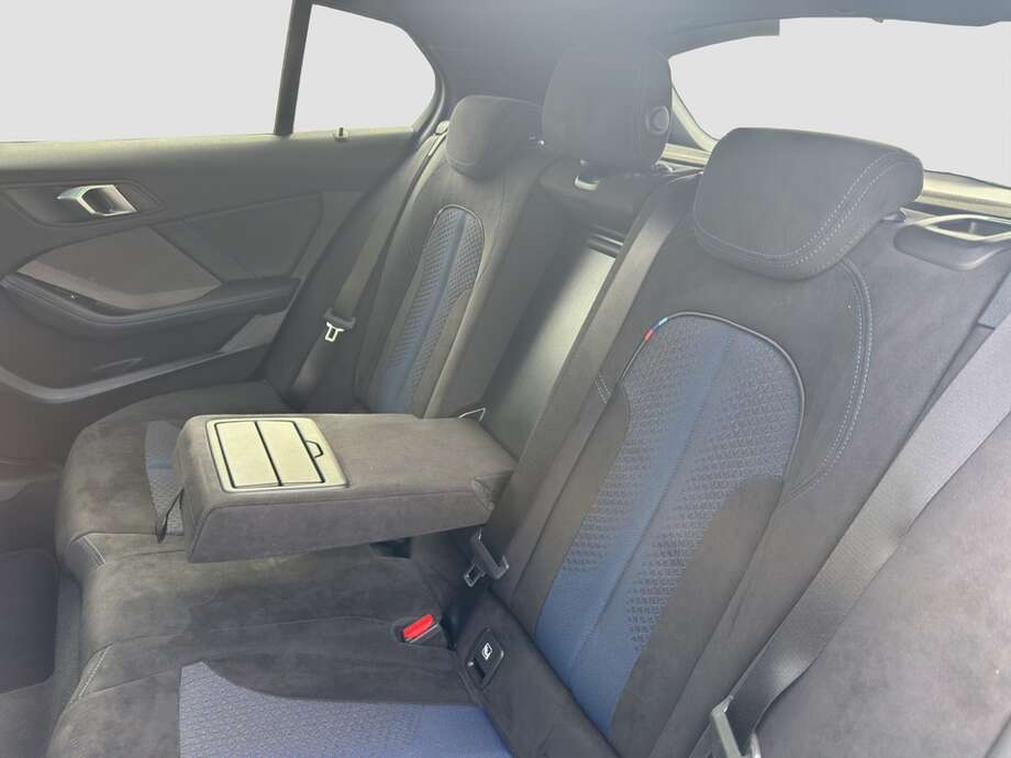 BMW 118d (Bild 12/21)