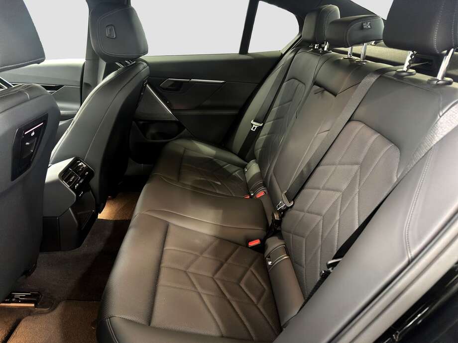 BMW 520d (Bild 14/24)