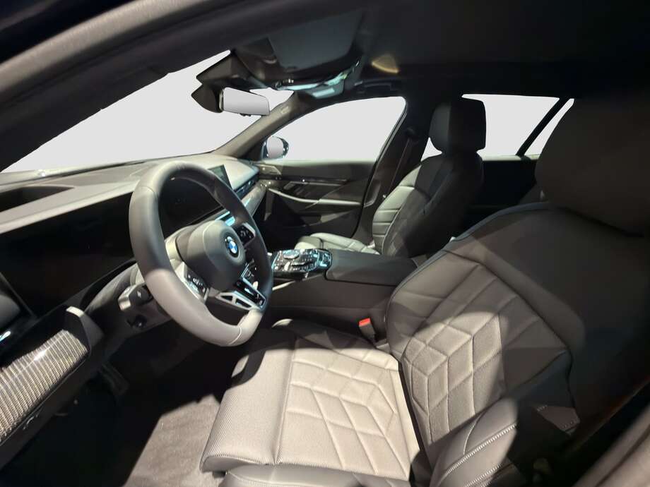 BMW 540d xDrive (Bild 10/14)