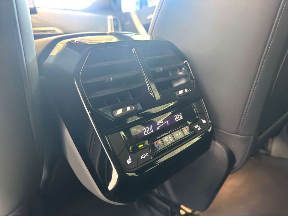 BMW iX (Bild 18/23)