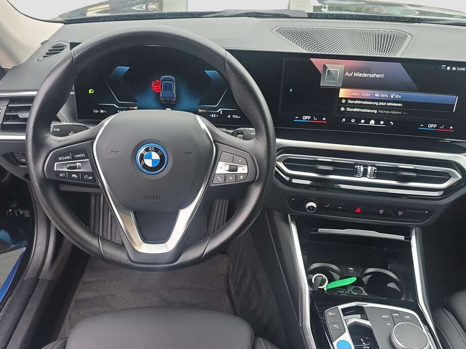 BMW i4 (Bild 14/19)