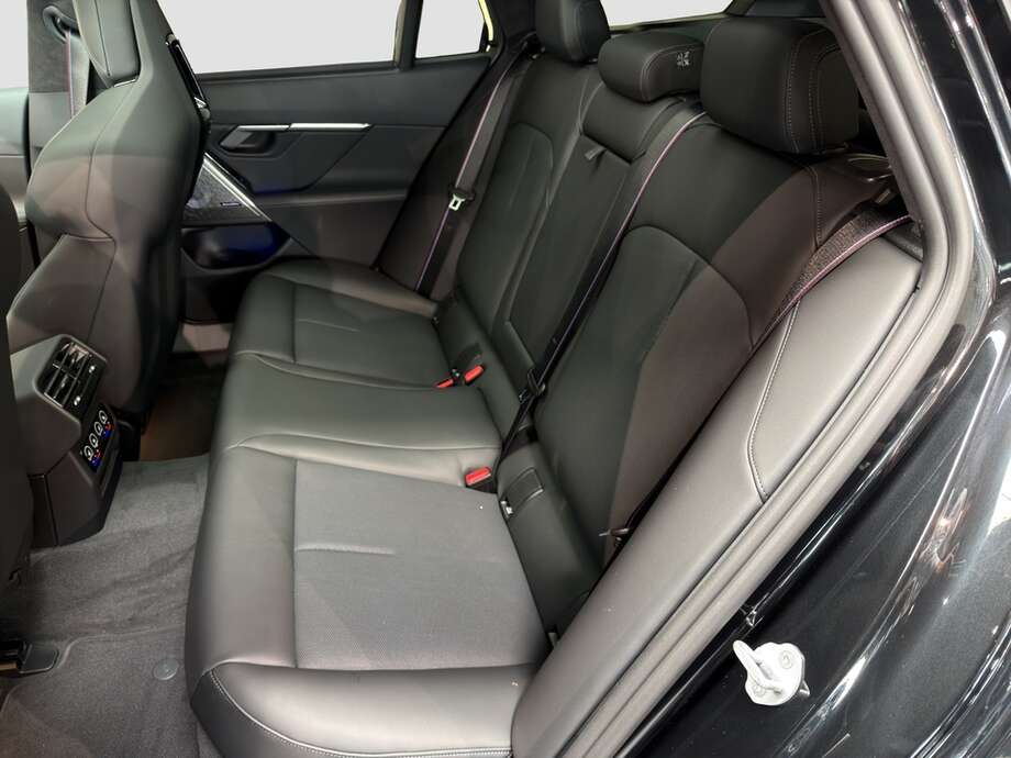 BMW M5 (Bild 14/18)