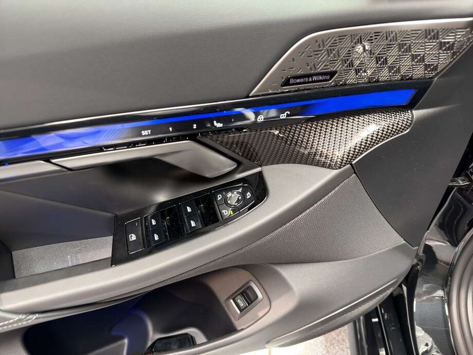 BMW M5 (Bild 16/18)