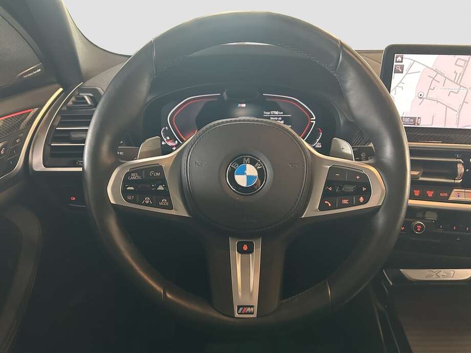 BMW X3 (Bild 12/18)
