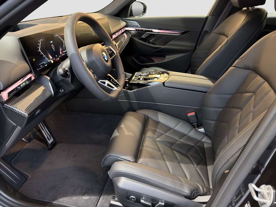 BMW 540d xDrive (Bild 10/15)