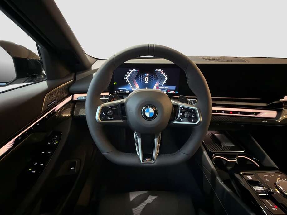 BMW 540d xDrive (Bild 12/15)