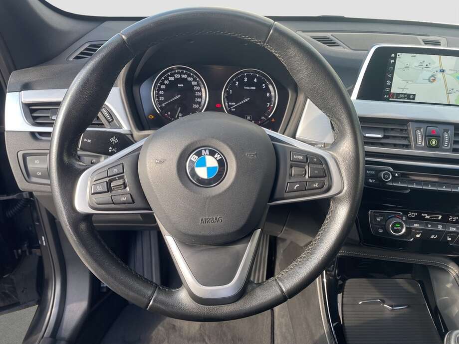 BMW X1 (Bild 12/14)