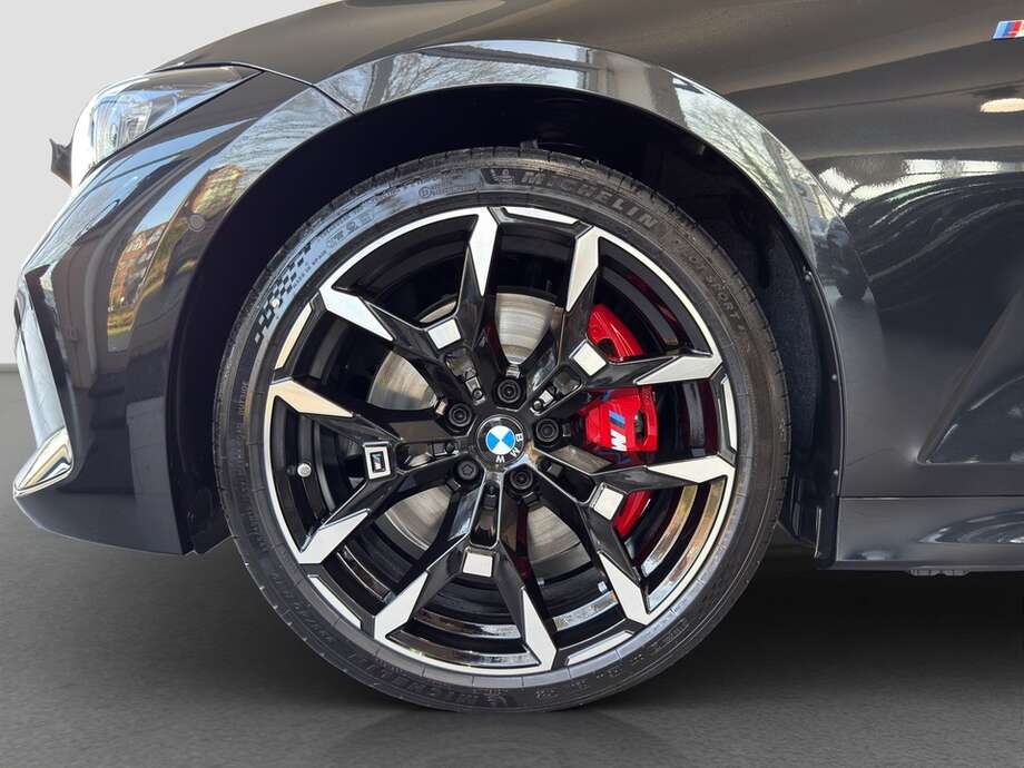 BMW 320d (Bild 9/16)