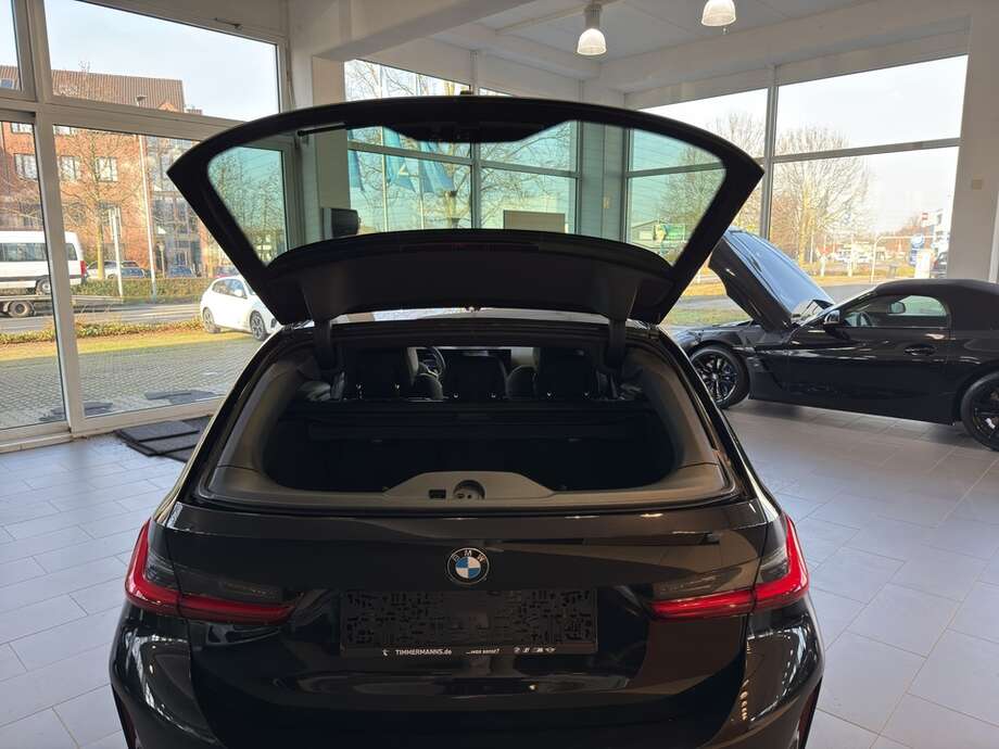 BMW 320d (Bild 15/16)