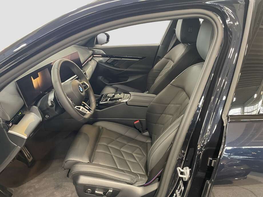 BMW 540d xDrive (Bild 10/14)