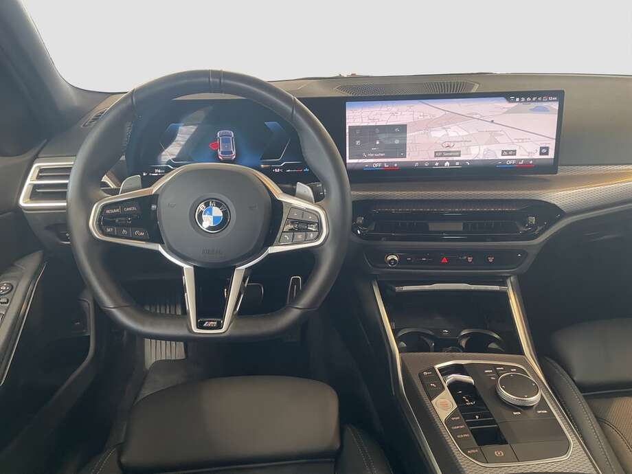 BMW 318d (Bild 12/14)