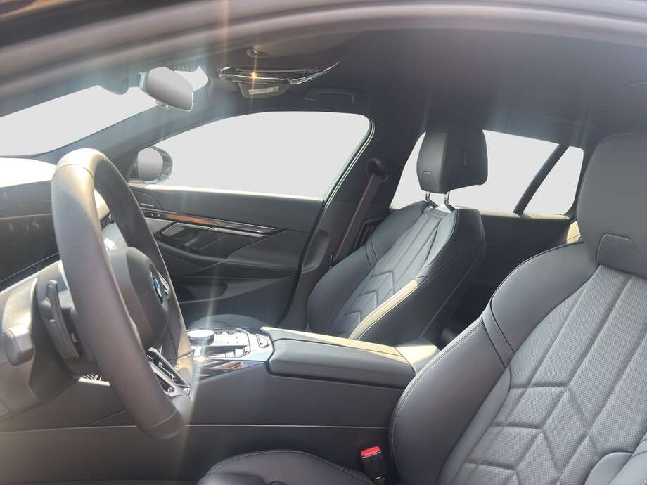 BMW 520d (Bild 10/18)