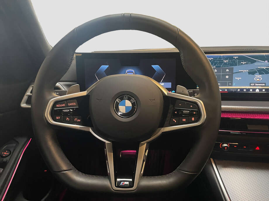 BMW 318d (Bild 10/14)