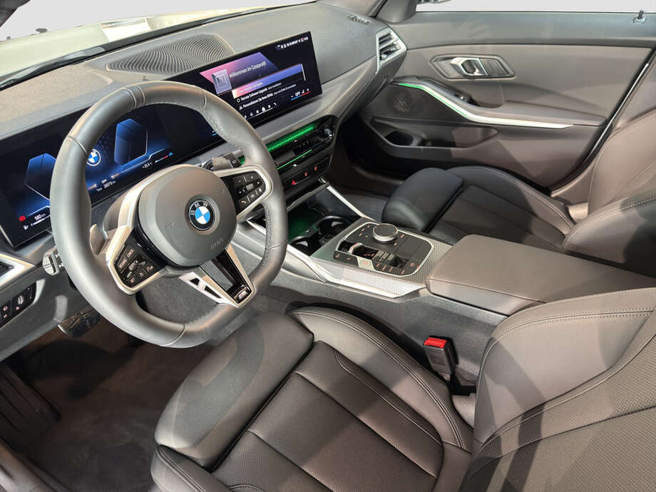 BMW 318d (Bild 11/15)