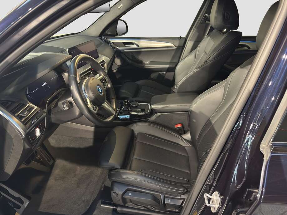 BMW X3 (Bild 11/18)