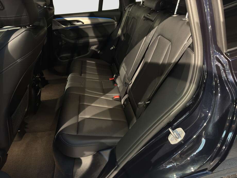 BMW X3 (Bild 15/18)