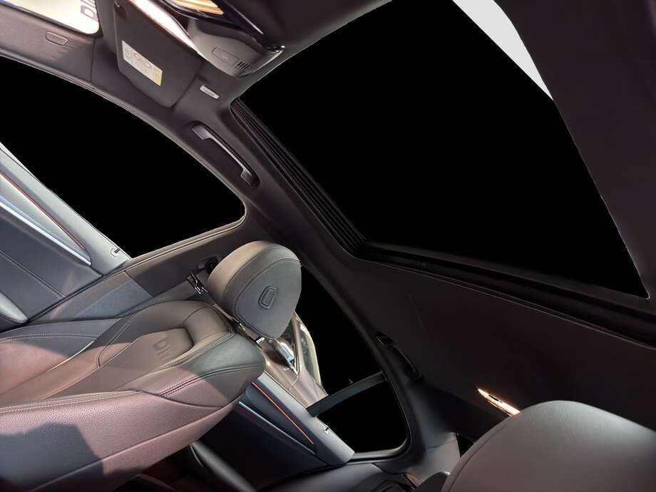 BMW 530d xDrive (Bild 12/16)