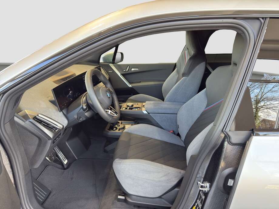 BMW iX (Bild 10/15)