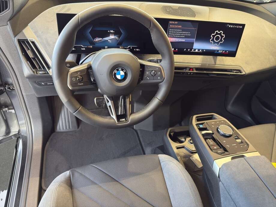 BMW iX (Bild 12/15)
