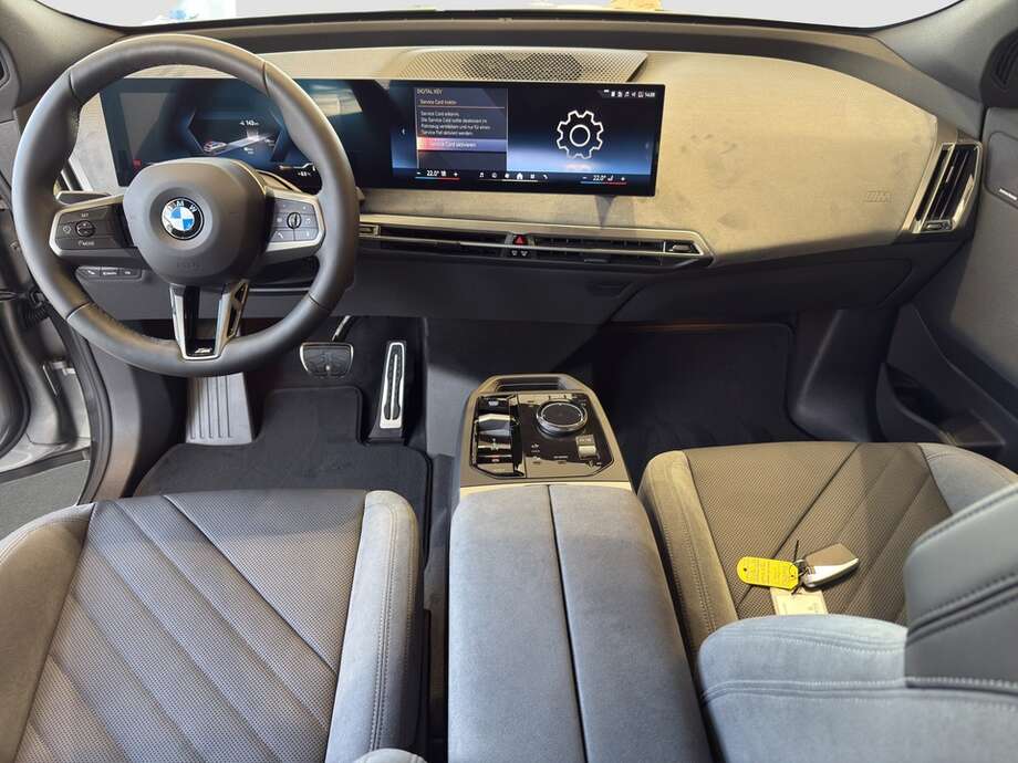 BMW iX (Bild 13/15)