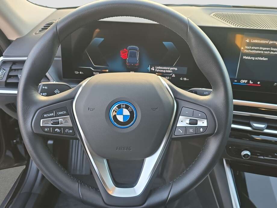 BMW i4 (Bild 12/19)