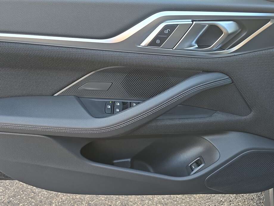 BMW i4 (Bild 16/19)