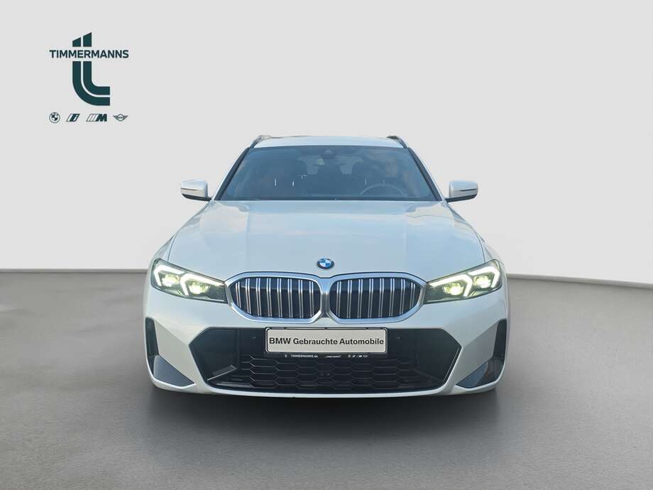 BMW 318d (Bild 8/18)