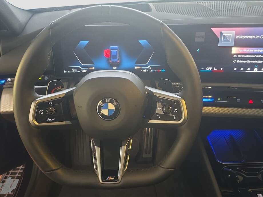 BMW 540d xDrive (Bild 12/18)