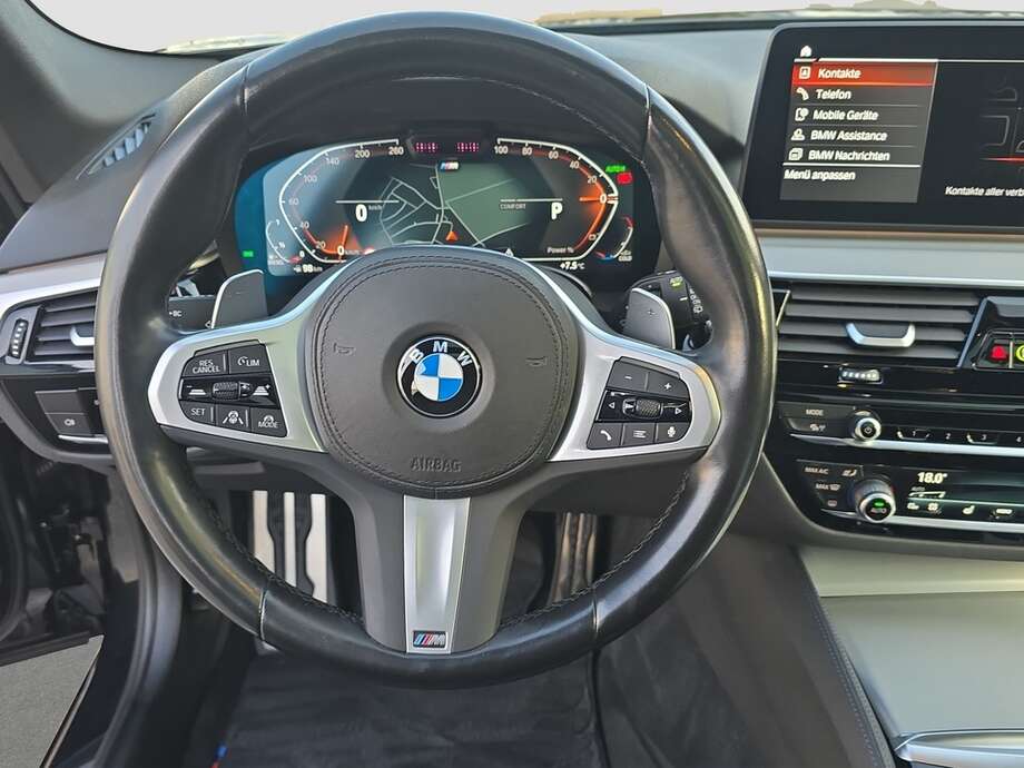 BMW 540d xDrive (Bild 12/19)